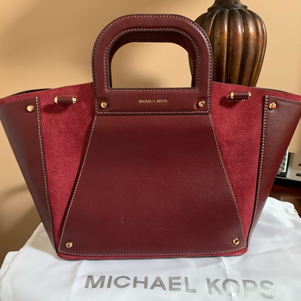 ✨🌟✨🌟Michael Kors Satchel -  excellent condition